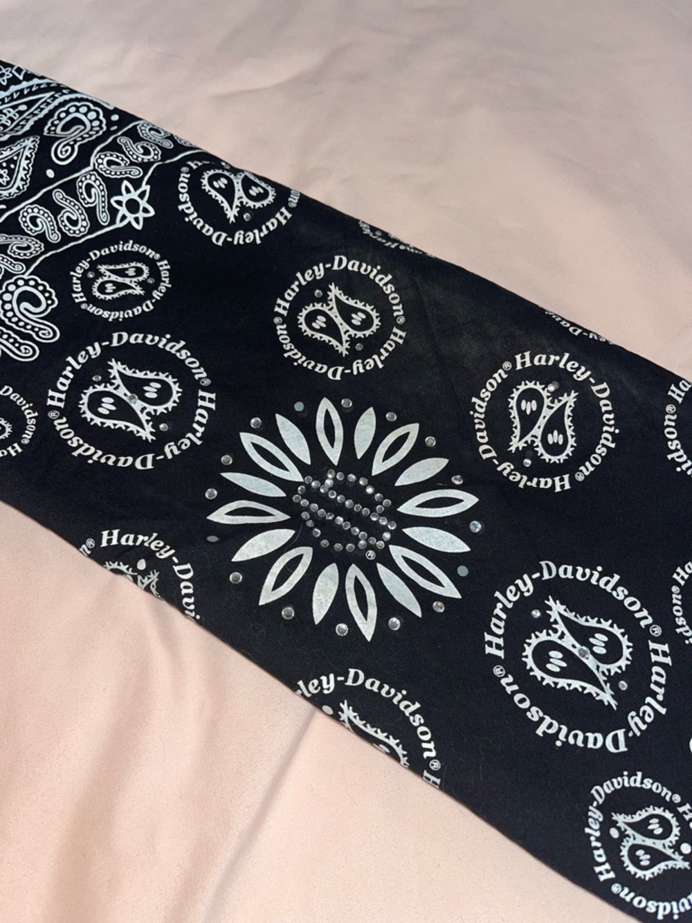 Harley-Davidson Black and White Bandana and Rhinestone stretch headband - Picture 6 of 6